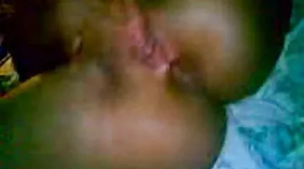 وقحة سكسي عراقي اول مره عارية جميلة المداعبات حفرة لها مع هزاز.