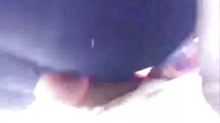امرأة سمراء مفلس كبيرة الفم مع النظارات أعطت صورة أضعف سکس عربی عراقی في بوسها