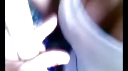الفرخ السمين مع كبير الثدي يحصل على كس لعق ومارس الجنس على الأريكة. صور سكس عربي عراقي