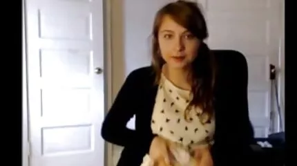 مدبوغة عارية الفرخ مارس الجنس وامتص. فيلم سكس عربي عراقي