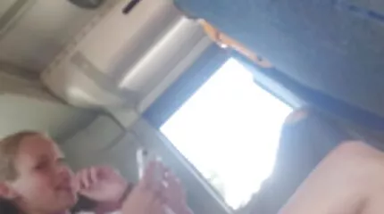 تمارس أنجليكا سكس عربي عراقية وصديقتها الجنس السحاقي الخفيف بجوار حمام السباحة