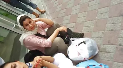 الهرات قرنية تؤدي إلى هزات الجماع سكس مصري عراقي اثنين من الفراخ.