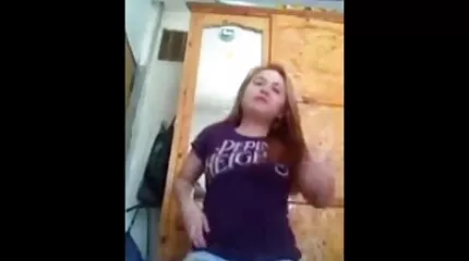 رجلان يلعقان المهبل ويمارس الجنس مع سكس مصري عراقي الكتاكيت
