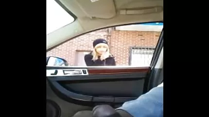 مجموعة وقحة قصيرة سكي عربي عراقي تمتص الأعضاء السود من حشد من السود.