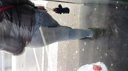 فتاة جميلة ناضجة بالإصبع سكسي عربي ايجات كس وسحب الهزاز.