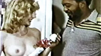 الفرخ مفلس تمتص ديك عربي عراقي سكس والملاعين بتهور