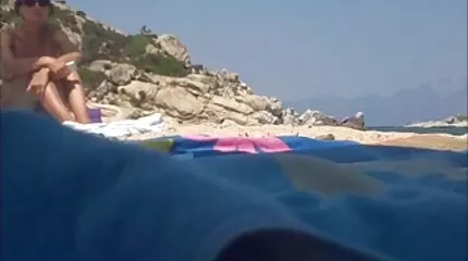 الصديق يمارس الجنس مع الحمار ، سكسي عراقي وعربي لكنه يمارس الجنس مع الكثير من الحيوانات المنوية في كس