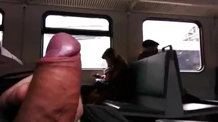 شقراء الملاعين بشكل جميل وتبتلع الكثير من الحيوانات المنوية. افلام سكس عربي عراقي