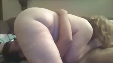 تم التقاط امرأة سمراء بابتسامة كبيرة بالخارج ومارس الجنس افلام سكس عربي عراقي معها في الغرفة