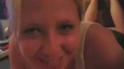 الفتاة ذات الثدي افلام سكس عراقي وعربي الكبير تمتص الديك الأسود الأسود