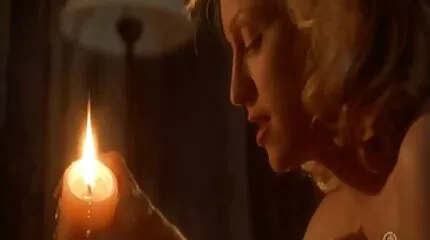 قام رجل وحشي بممارسة الجنس مع كتكوت صغير في تنورة سكس عراقي عربي بالقرب من شجرة على العشب