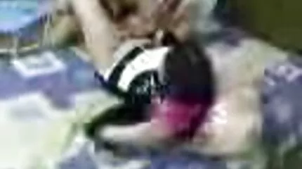اثنين من الشقراوات الساخنة في 69 موقف المداعبة وممارسة العادة السرية كس لبعضهما سکس عرب عراقی البعض.