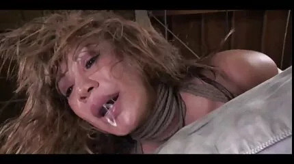 اختراق سكس محارم عربي عراقي مزدوج مع كتكوت على متن يخت