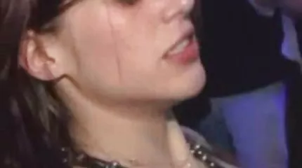 الفاسقة السمينة فلم سكس عربي عراقي Smiley Emma ستظهر ثديًا عاريًا ضخمًا