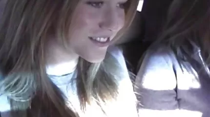 السكرتير الأشقر في المكتب يمارس الجنس مع رئيسه على سكس عراقي تصوير مخفي الطاولة